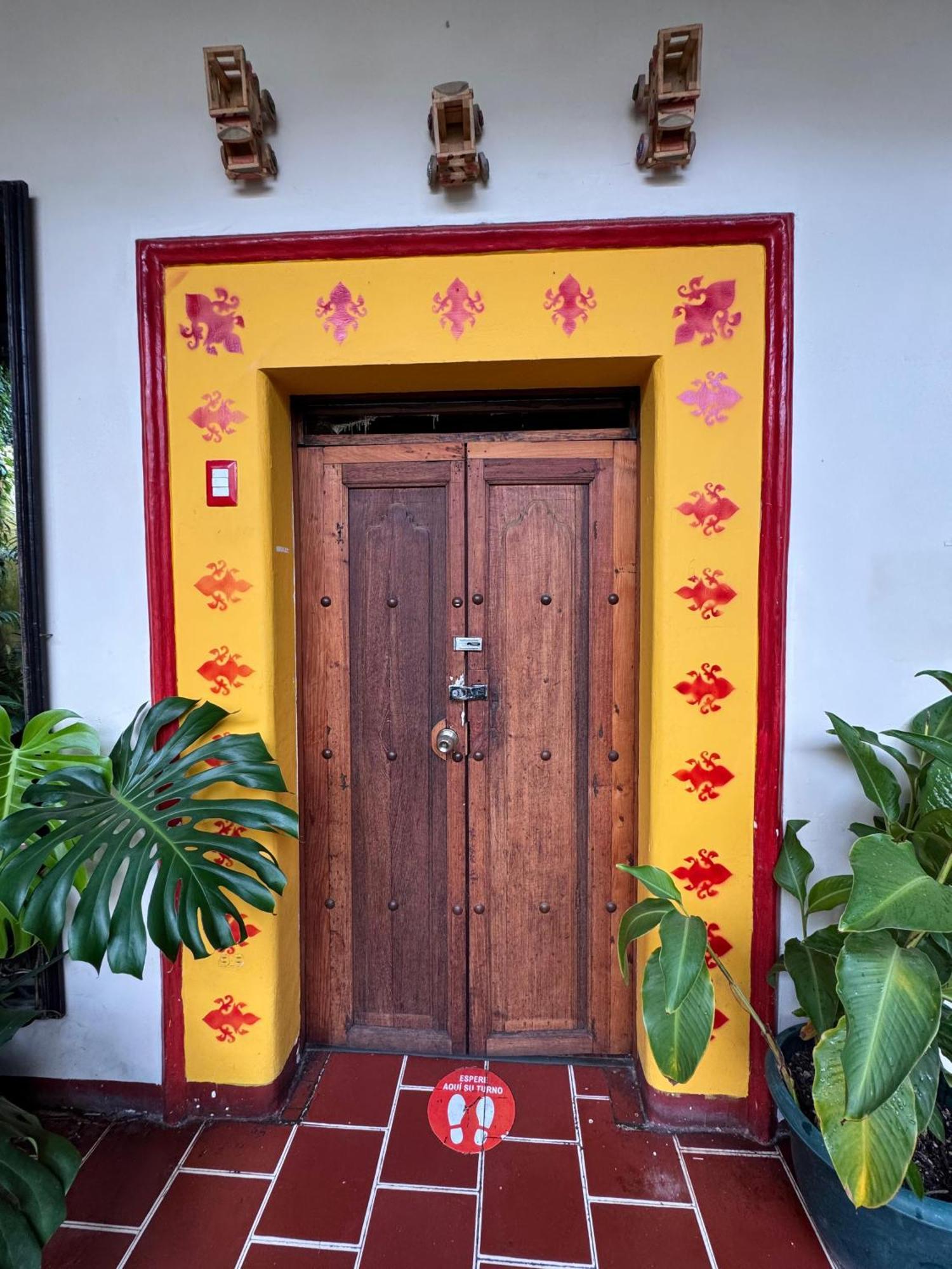 Volko Party Hostel Антигуа-Гватемала Экстерьер фото