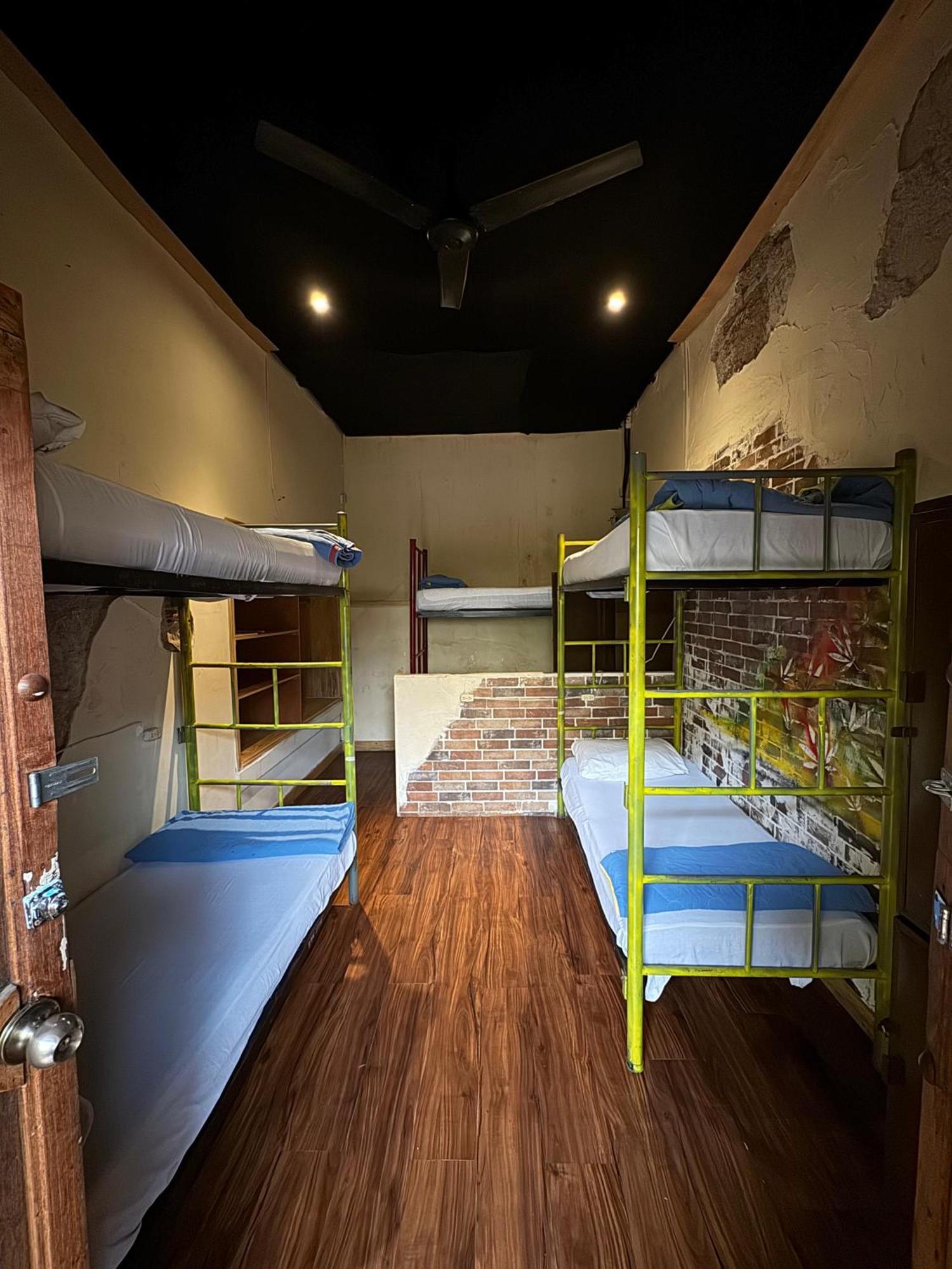 Volko Party Hostel Антигуа-Гватемала Номер фото