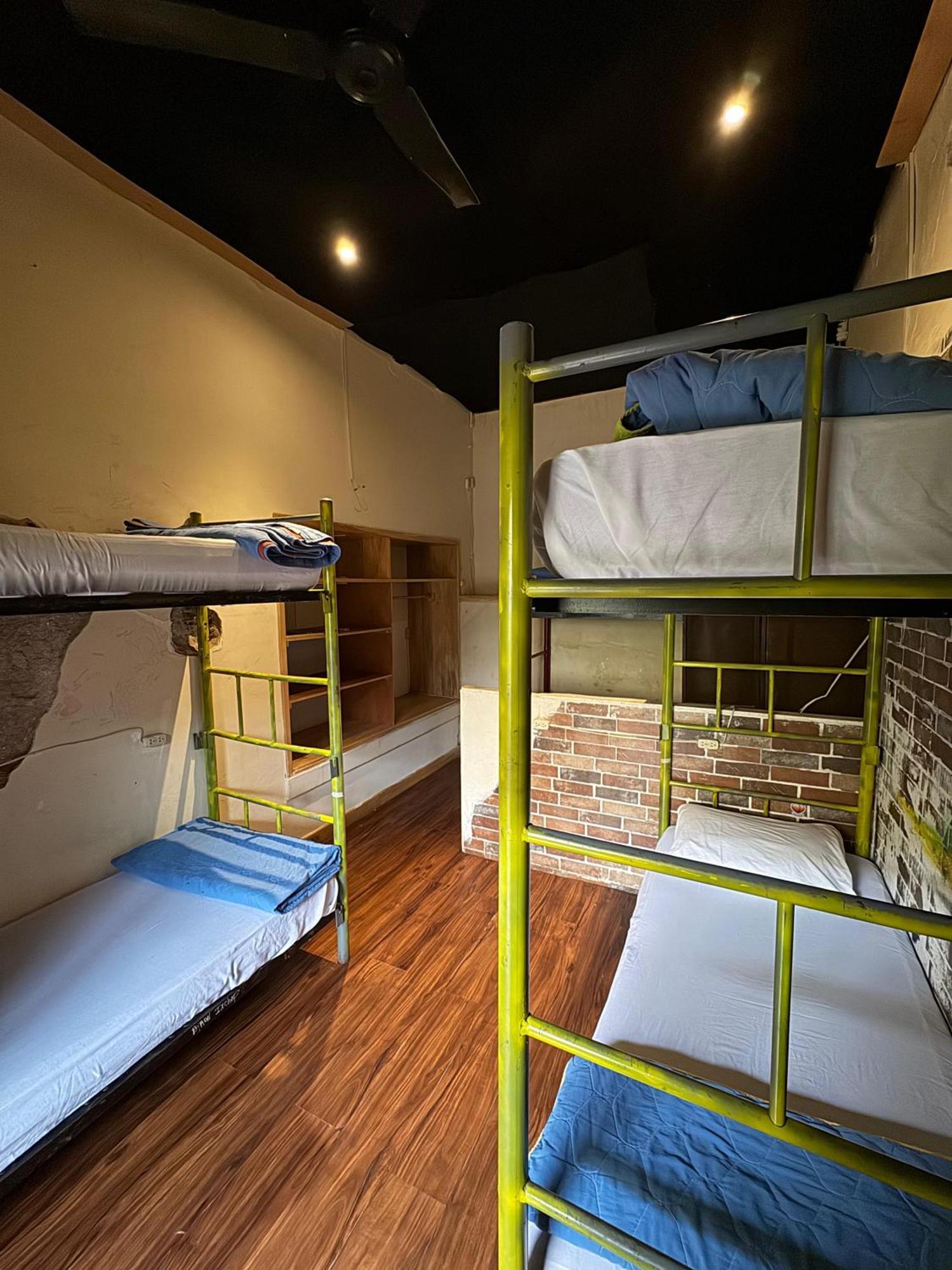 Volko Party Hostel Антигуа-Гватемала Экстерьер фото