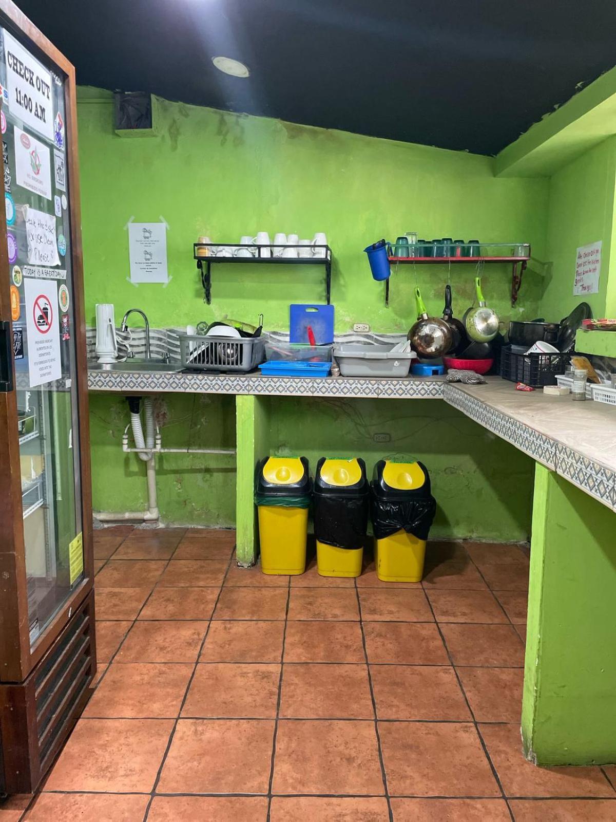 Volko Party Hostel Антигуа-Гватемала Экстерьер фото