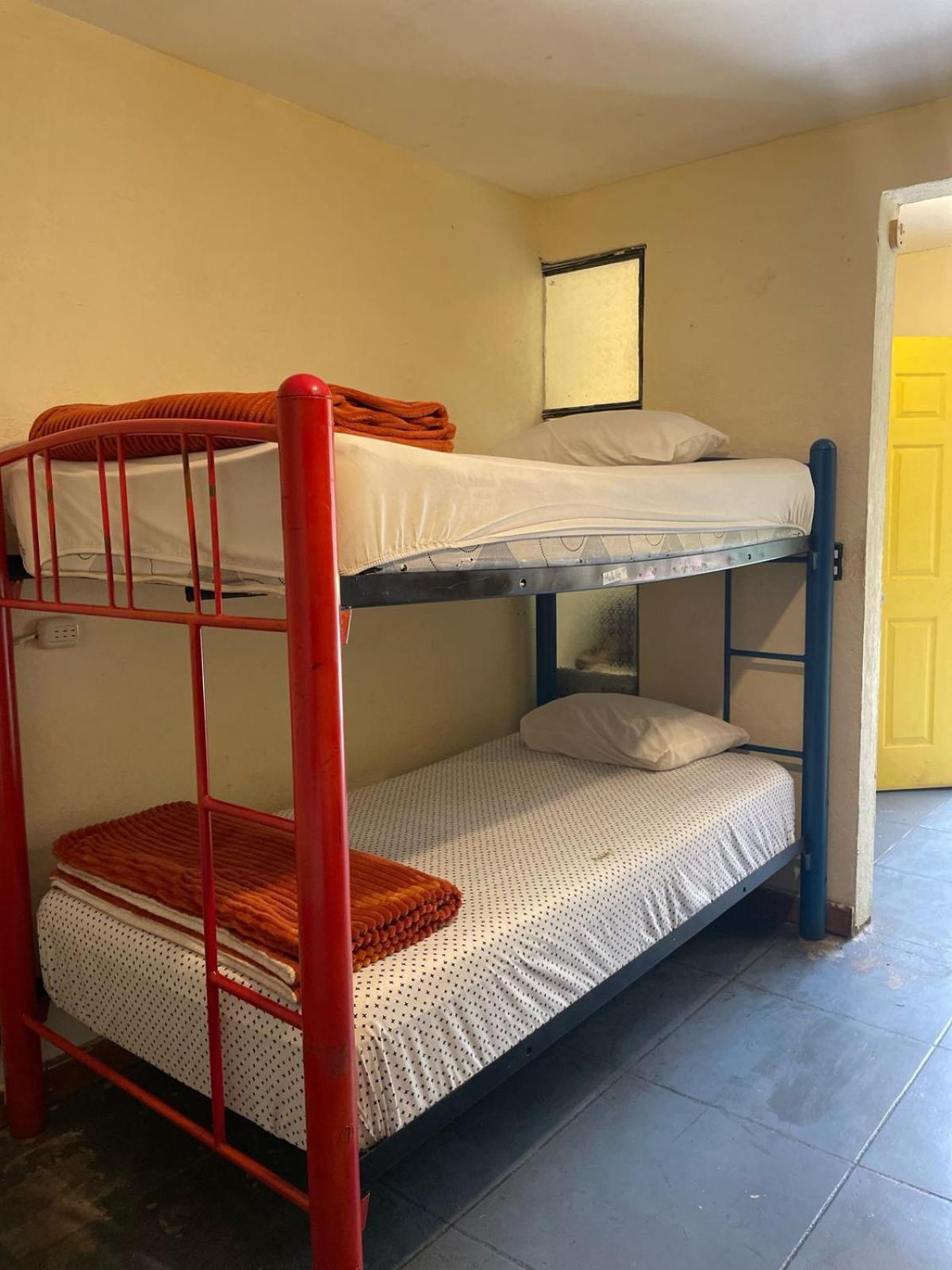 Volko Party Hostel Антигуа-Гватемала Номер фото