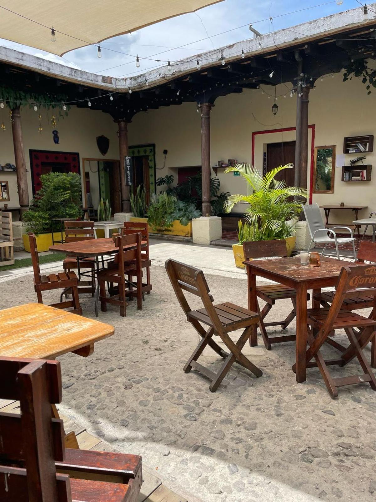 Volko Party Hostel Антигуа-Гватемала Экстерьер фото