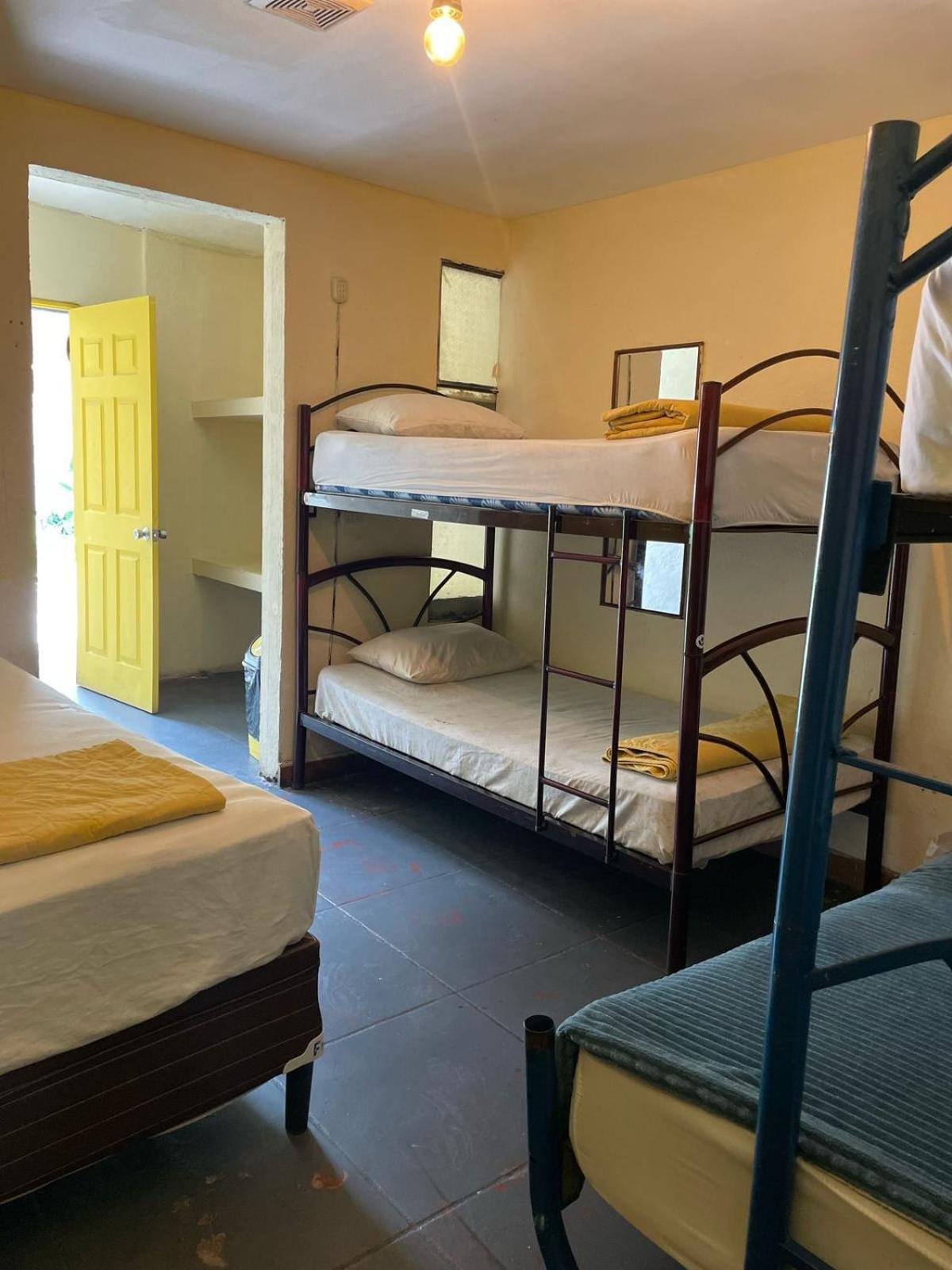 Volko Party Hostel Антигуа-Гватемала Номер фото